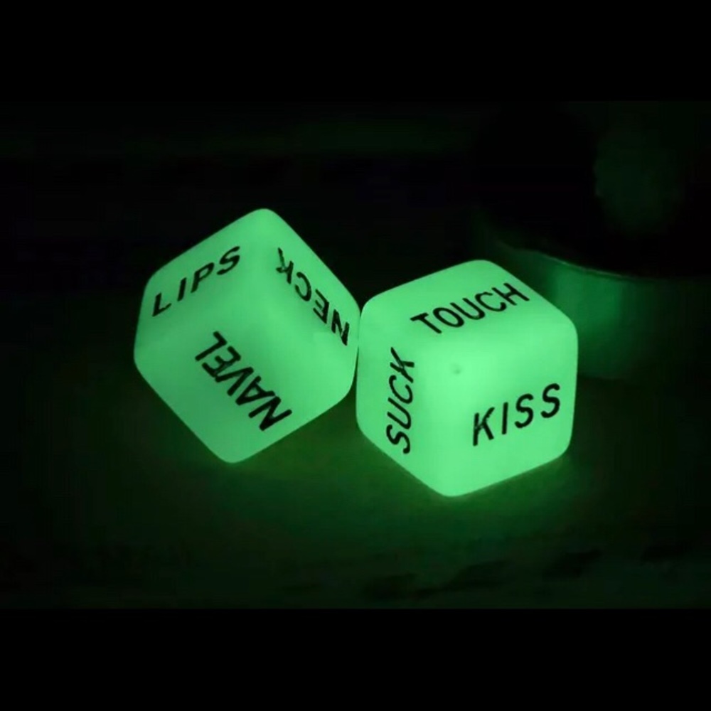 2 Pieces Glow In The Dark Dice For Intimacy (Free With Purchase)